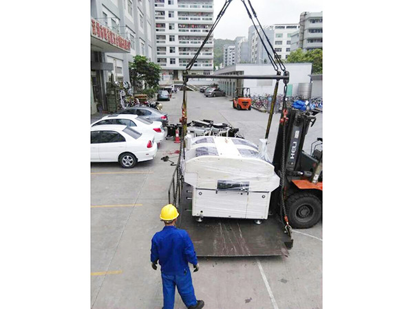 东莞机器搬运